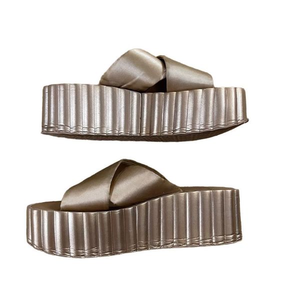 Elegant Cream Women's Sandals - Picture 4 of 10